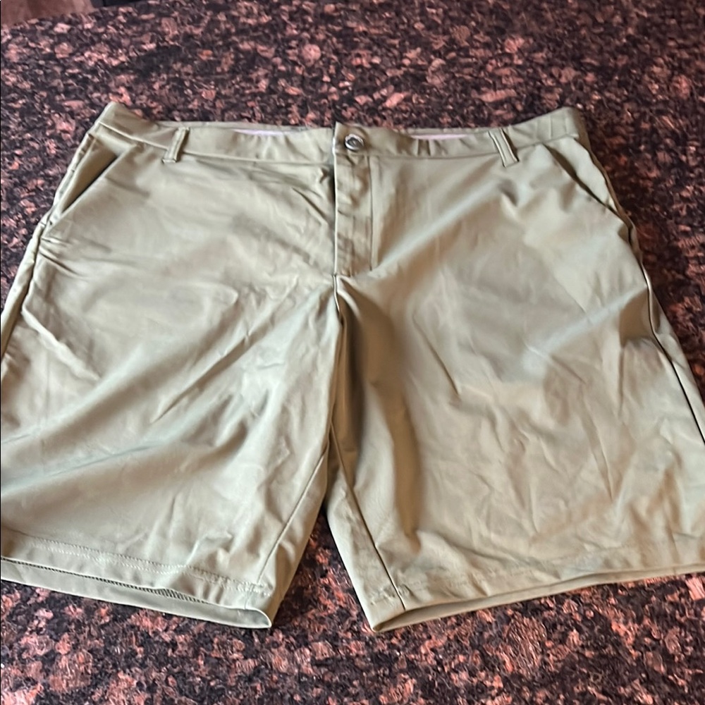 Urban frontier green shorts, size 38 waist